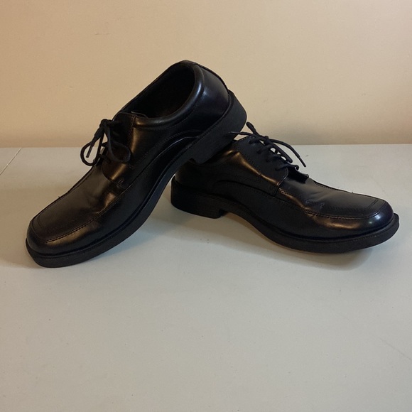 Dexter Leather Lace up Black Shoes - Picture 2 of 5